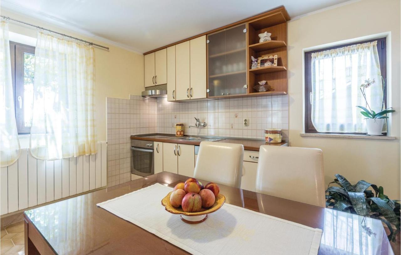 2 Bedroom Amazing Apartment In Канфанар Екстер'єр фото